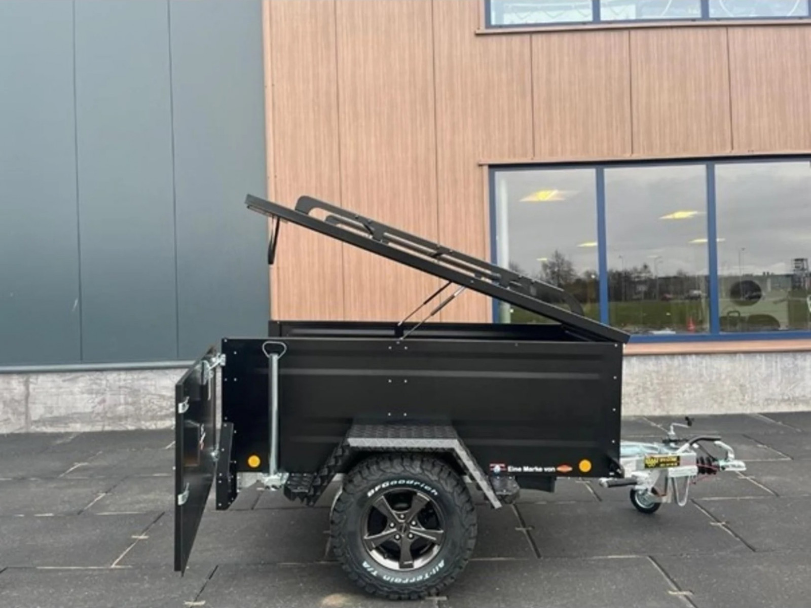 bockmann-eb2-offroad-202x107x72-zijaanzicht.jpg