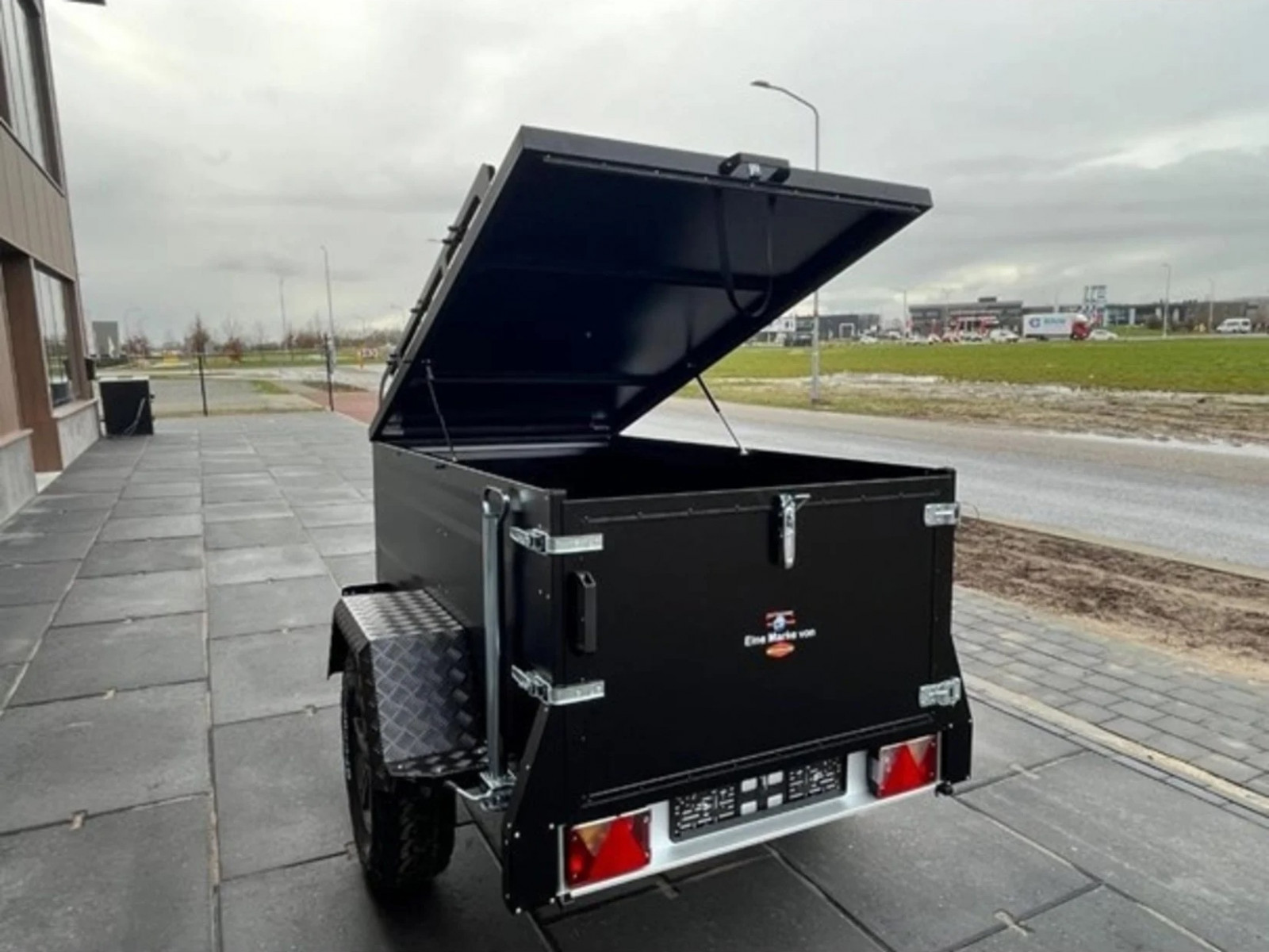 bockmann-eb2-offroad-202x107x72-achteraanzicht.jpg